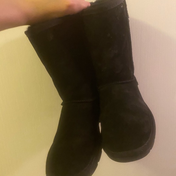 LAMO Sheepskin Boots - Picture 2 of 4